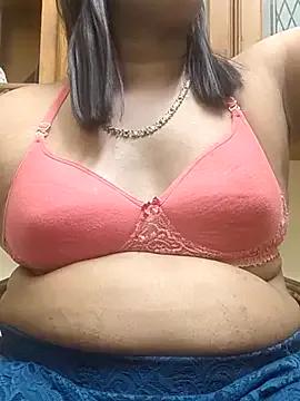Boobie_Curvy_Nandana — public cum shot