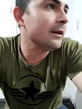 Bradd_32 — HANDJOB AND CUMSHOT