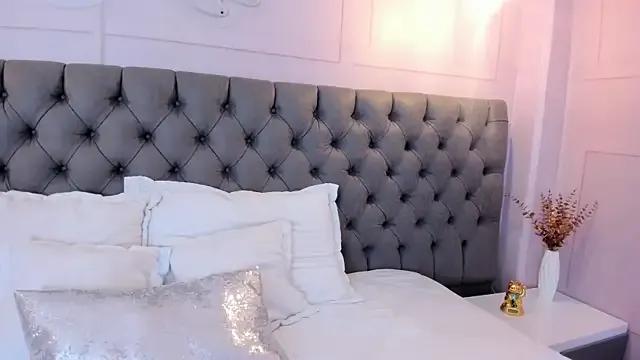 Briana_24 — Private on StripChat