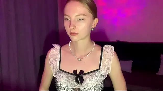 BrightAnnie — slaps for my booty, mmm