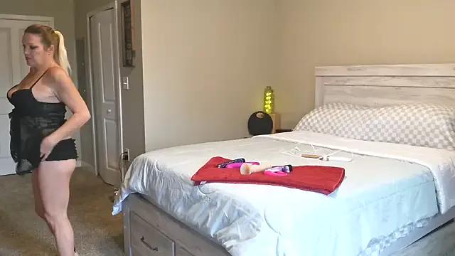 Calimarina — Oil ass  up and  finger ass