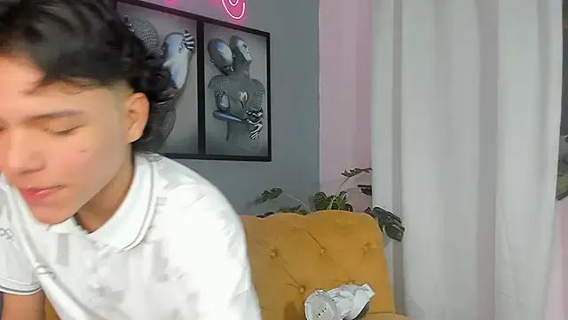 StripChat camillo_virgil is Freechat camillo_virgil — Ride dildo + red ass