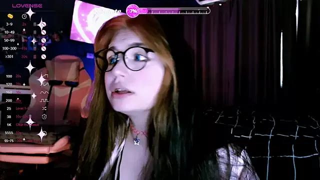 Freechat candy_lina on StripChat