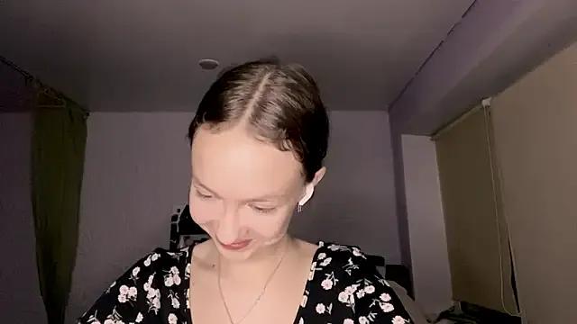 StripChat CannyTammy is Freechat CannyTammy — Tease with my neckline close up