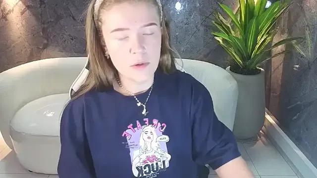 StripChat carla_tp is Private carla_tp — MILK IN MY FEETS