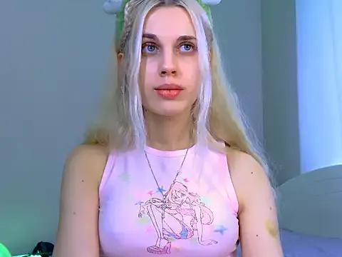 carmen_crybaby — show tits close to cam