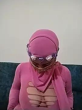 caroline_peed — Twerking for daddy