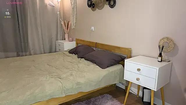 catherine__meow — tease with my butt