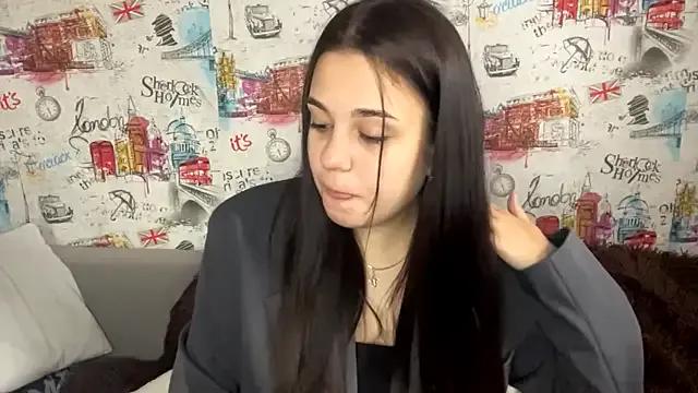 Catty_Mallers — play lips close up
