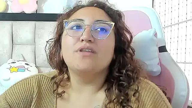 Freechat charlloteevans_X on StripChat