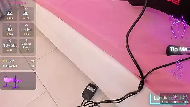 Freechat chel_18 on StripChat