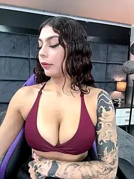 Freechat CHERRYY_BOMB_ on StripChat