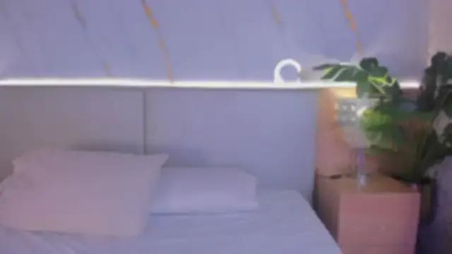 ChloeeMonroee — Ice in my BOOBS 