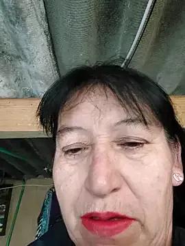 clarita_01 — Lamer pitones y mostrar coo
