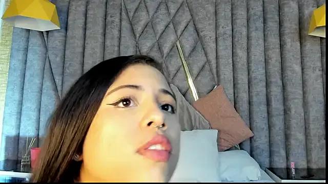 Clohe_Bell — Freechat on StripChat