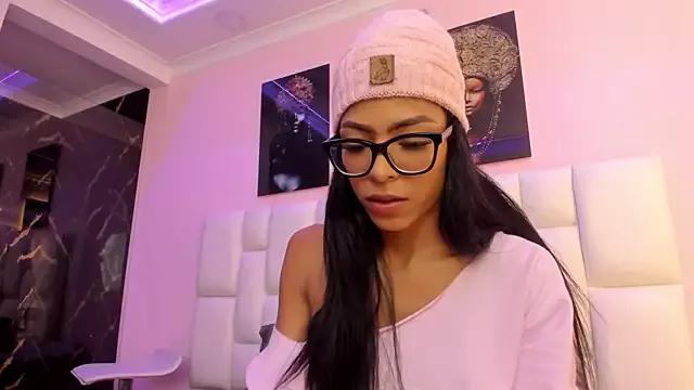Freechat CoralieBronson on StripChat