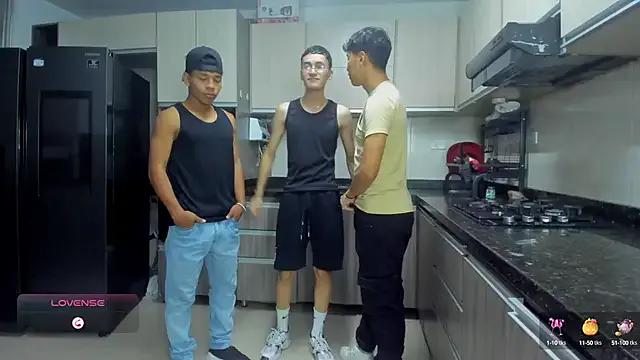 Crazyboys_hot — STIMULATING A SMALL HOLE TO FUCK IT