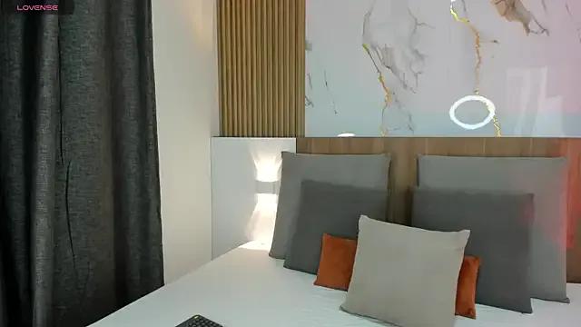 cristal_priincess — NAKED ORGASM!