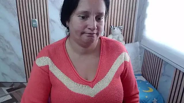 Freechat CristialJones_ on StripChat
