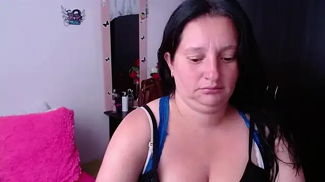Freechat CristialJones_ on StripChat