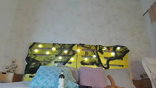Freechat cristinapuerta_ on StripChat