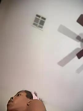 Freechat Cum2Charm on StripChat