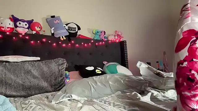 Freechat Cum2Charm on StripChat