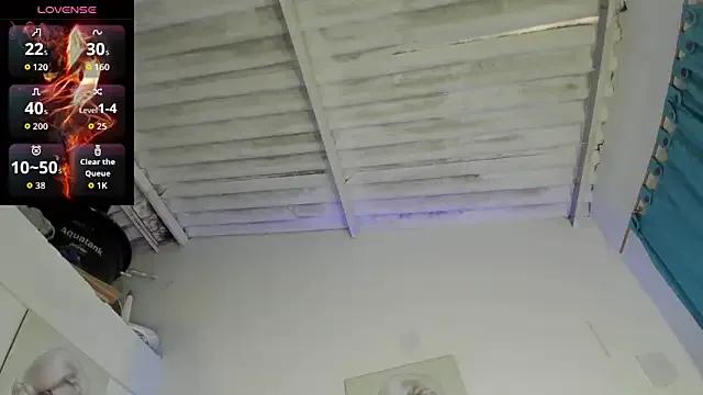 curvy_mature4u — Finger in my ass