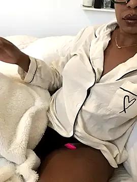 StripChat CurvyGoddessXxx is Freechat CurvyGoddessXxx — Biggest tipper gets a naughty video