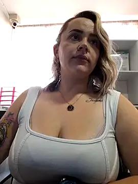 CurvyLust_x — Show tits 
