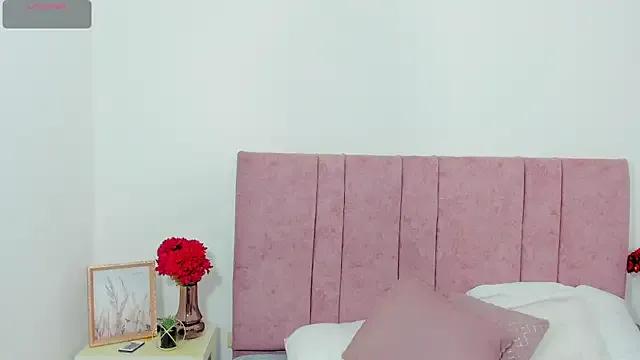 Freechat cutie_sarax1 on StripChat