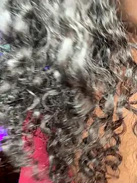 DaisyMynx — Oil on my titties