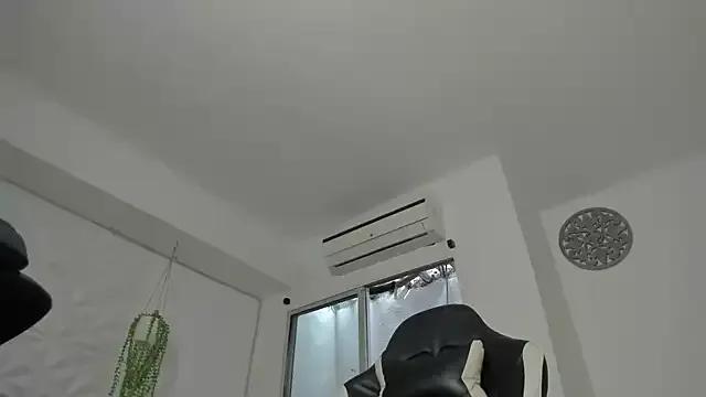 Dakota_x18 — CUM SHOW