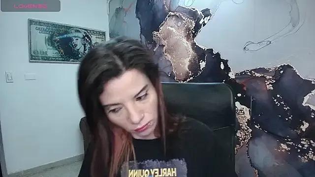 DanaaRey on StripChat 
