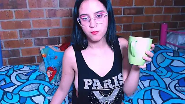 danaiisabella on StripChat 