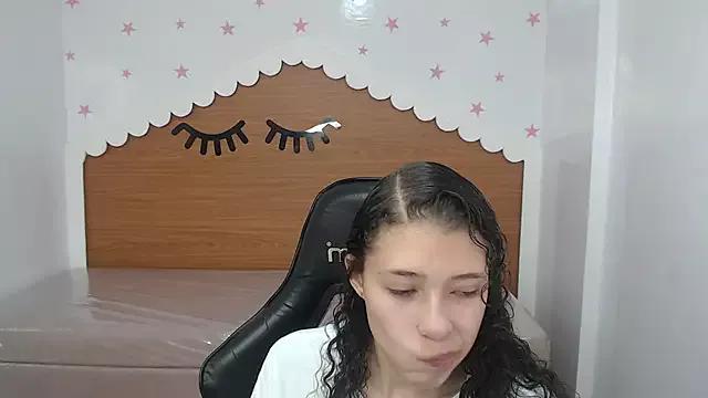 Freechat danatella_a on StripChat