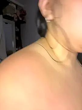 Freechat dannarossy_ on StripChat