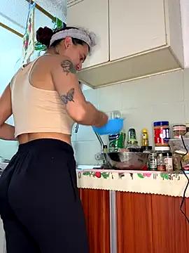 deepthroatlatina on StripChat 