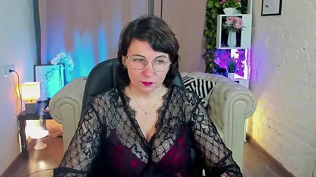 Demi_Mature — show mommy your love