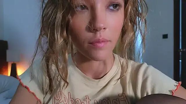 Freechat DemiDee on StripChat