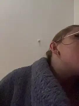 StripChat Demure_Whore is Freechat Demure_Whore — Blowjob or pussy play!