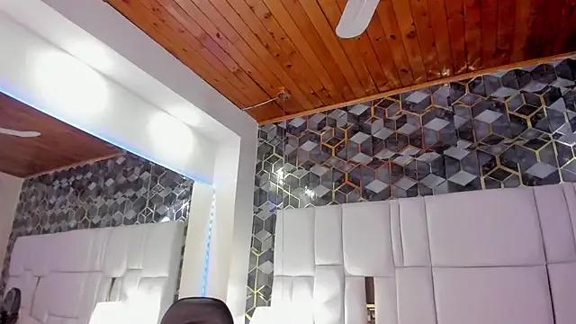 denisse_khan — Squeeze my boobs close to cam