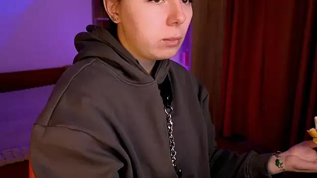 Freechat Di_na_Bell on StripChat