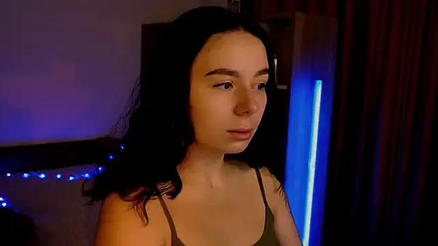 Freechat Di_na_Bell on StripChat