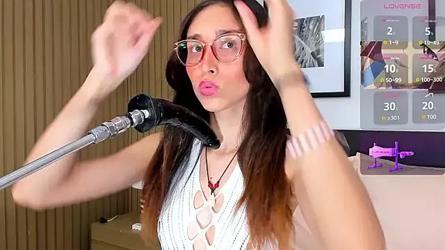 Freechat doll_bella_ on StripChat
