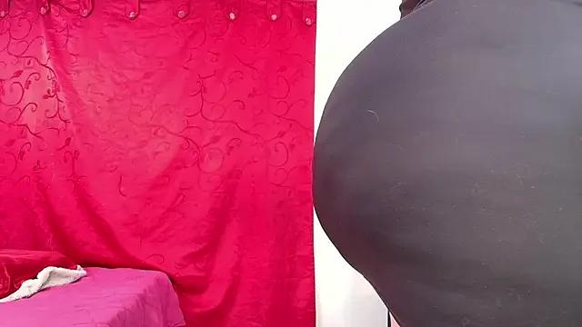 Freechat dominant_hipss on StripChat