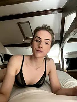 Dorinda_23X — Pose With No Lingerie