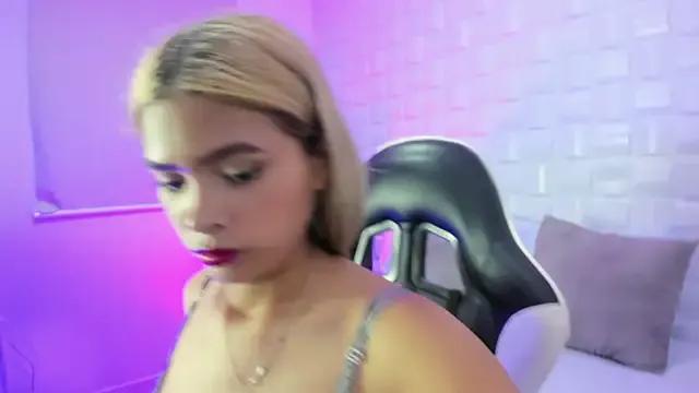 StripChat dulce757_ is Freechat dulce757_ — ICE IN MIS NIPPLES + NAKED