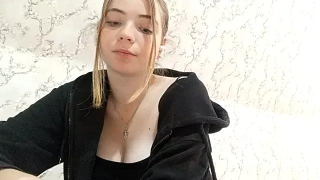 DulcieNewbound — A lot of air kisses