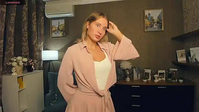 EdinaBiers — Underboob
